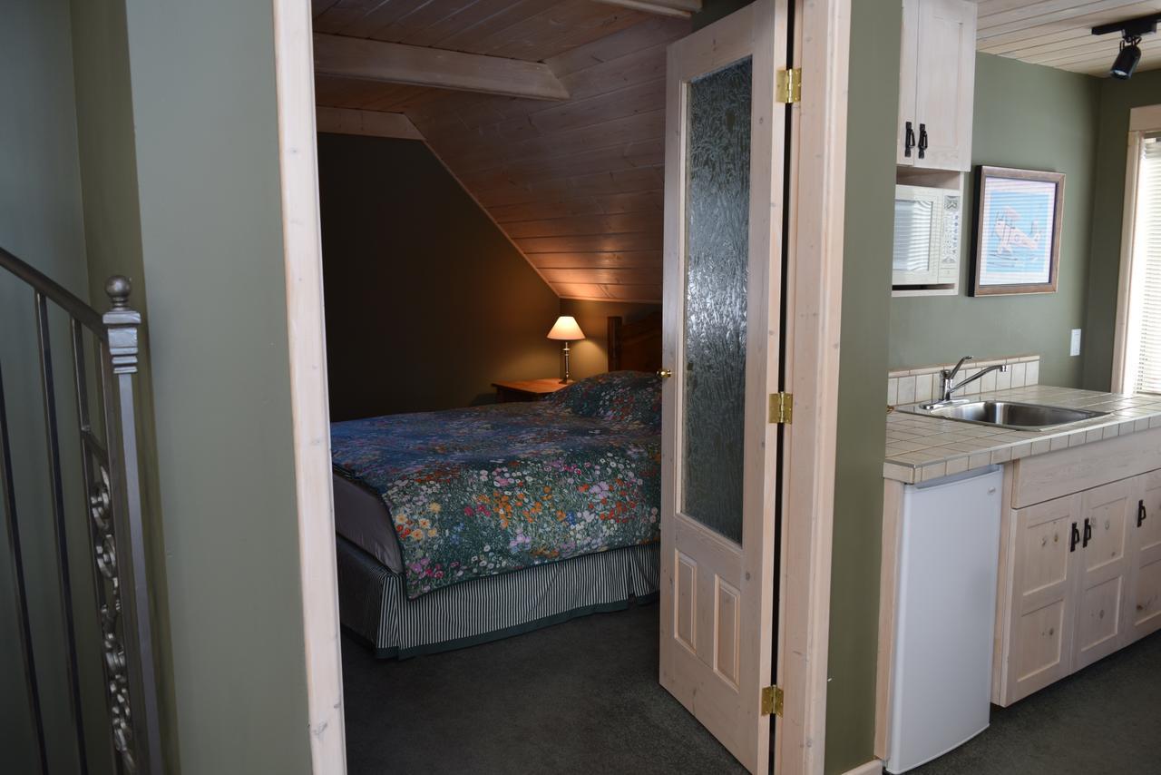 Retreat Wilderness Inn Nimpo Lake Luaran gambar