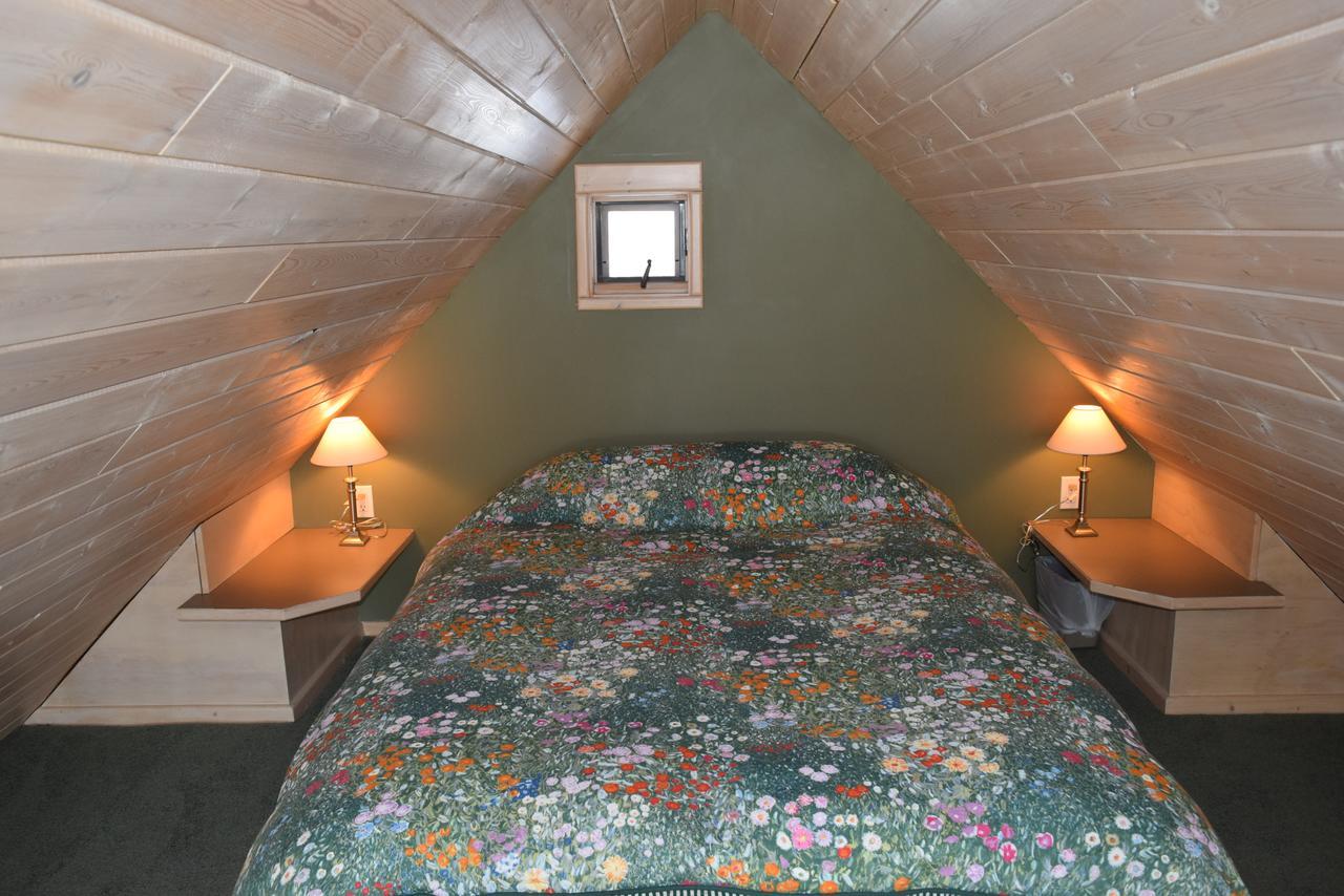 Retreat Wilderness Inn Nimpo Lake Luaran gambar